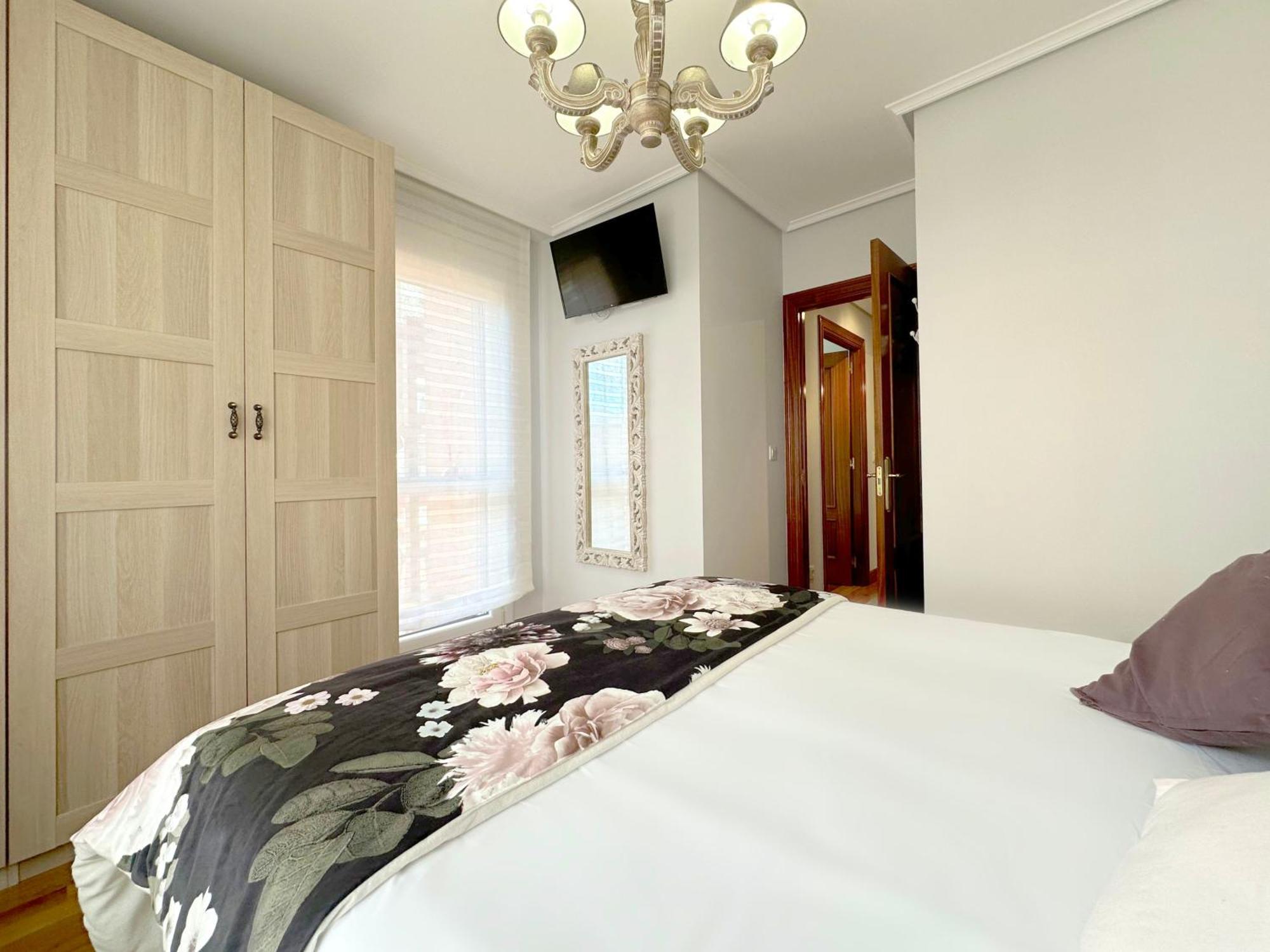 דירות קסטרו אורדיאלס Apartamento Con Gran Terraza En El Centro מראה חיצוני תמונה